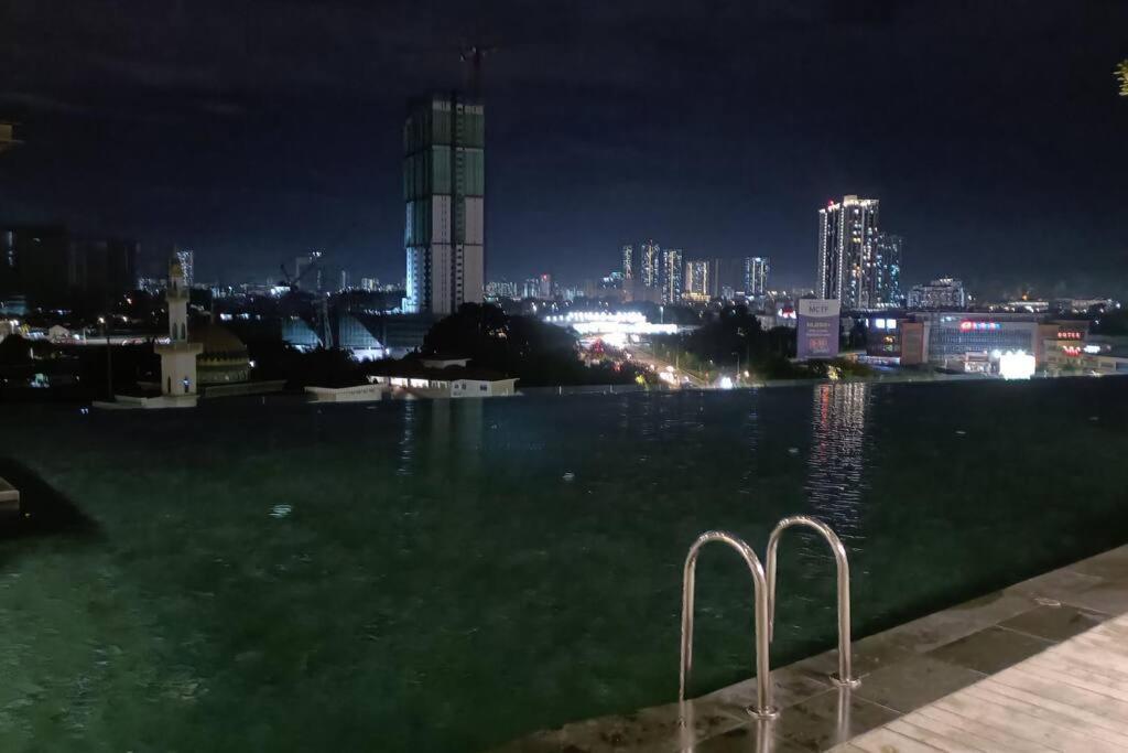 Cozy Flexus Signature 4 Guests Pool Nflix Hbo Kuala Lumpur Buitenkant foto